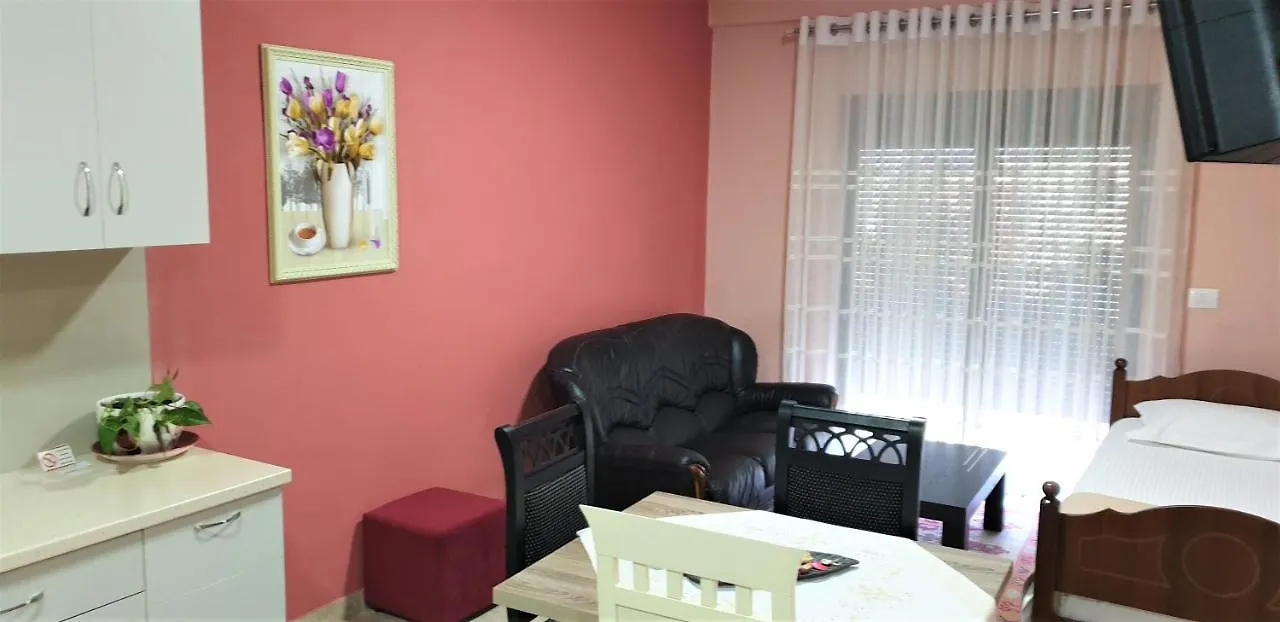 Comfort Apartments Fier 0*,  Albania
