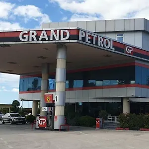 4* Hotel Grand Petrol